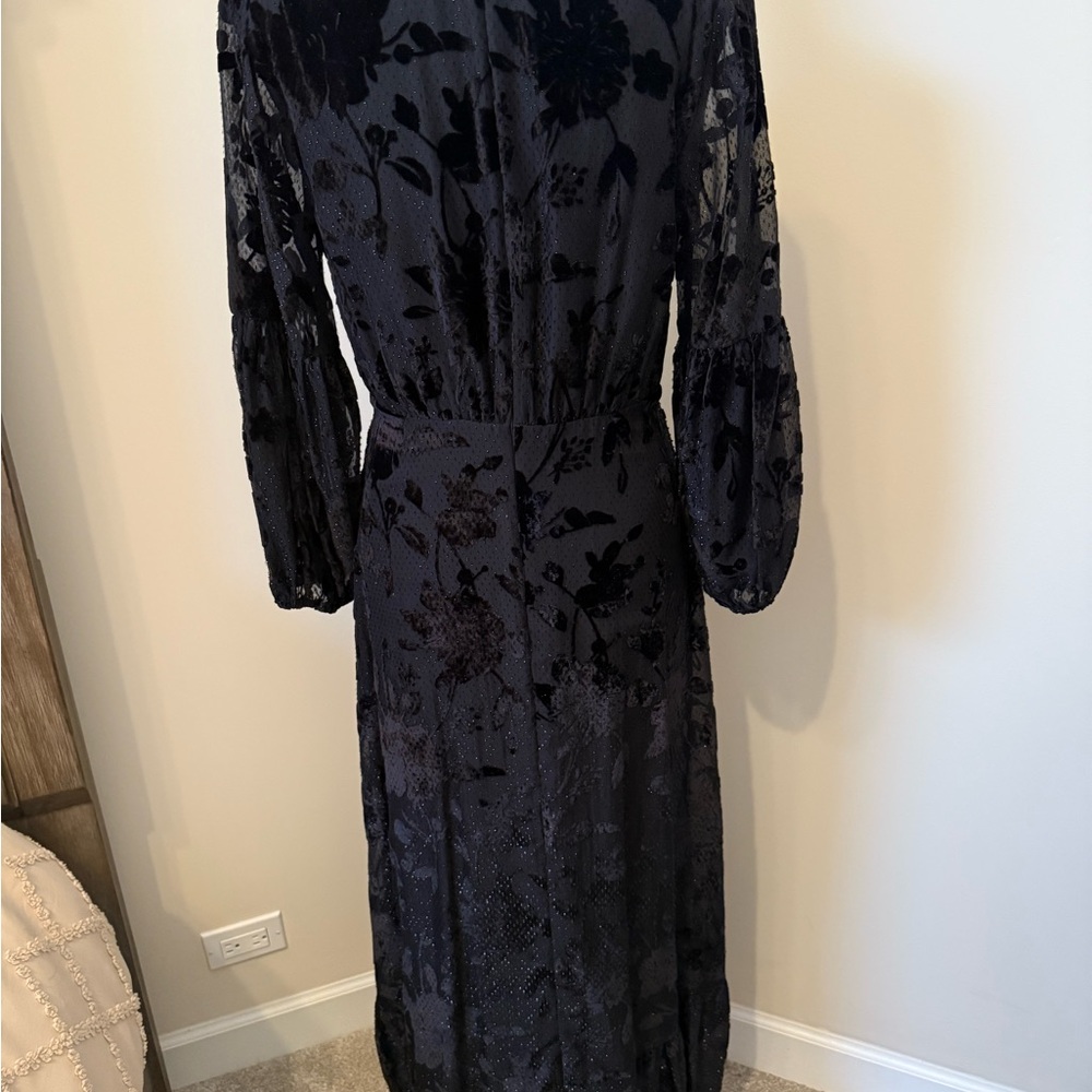 EXPRESS Black Floral Lace Dress with velvet detail